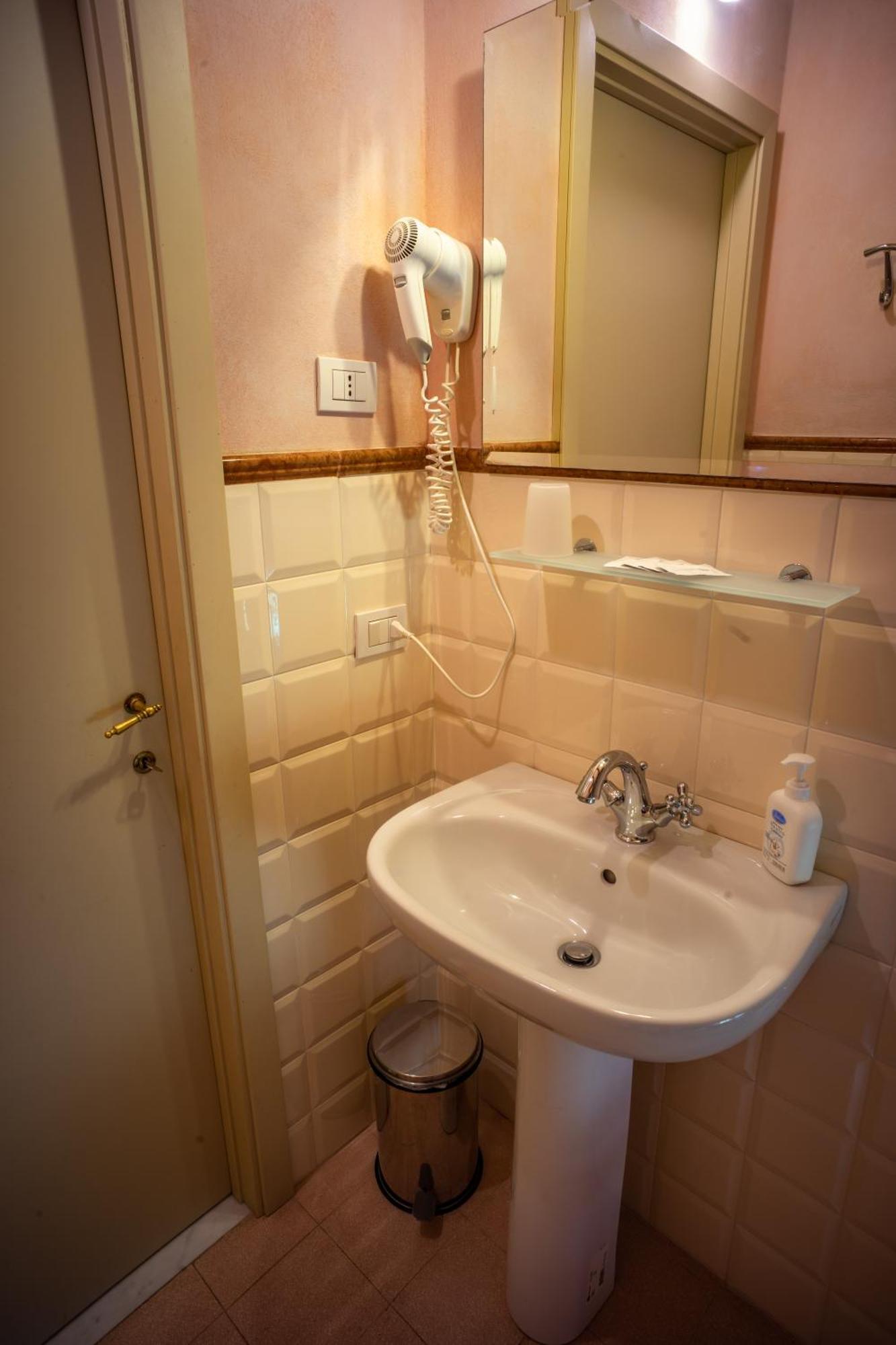 Marta Guest House Lucca Zimmer foto